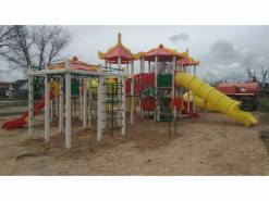 Установка игрового комплекса в г. Жиздра Калужской обл., парк «Сказка»